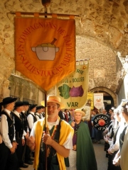 Passage des confréries dans la haie d'honneur