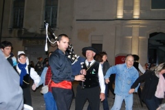 danse avec le public place de la Calade