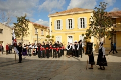 arrivée sur la place de la mairie